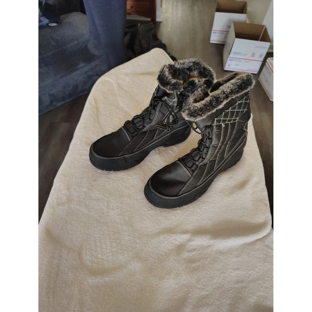 Totes Womens Black Winter Snow Boots Faux Fur Trim Side Zip‎ Size 9
